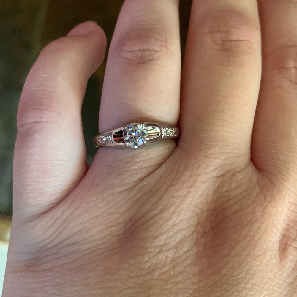 SUSPENDED SOLITAIRE RING - Picture 4 of 8